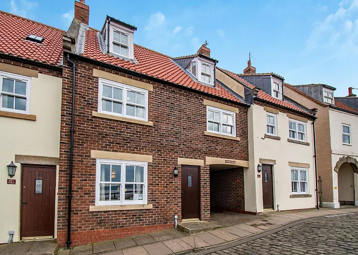 Nobles - Uk43351 * Whitby